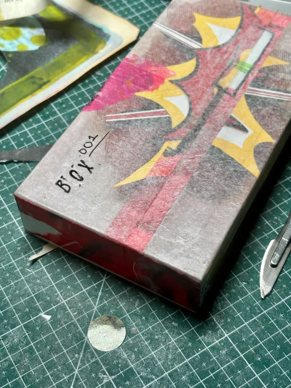 Box 001 - Upcycled Apple Kunstdoos | Unieke Mixed Media Objecten
